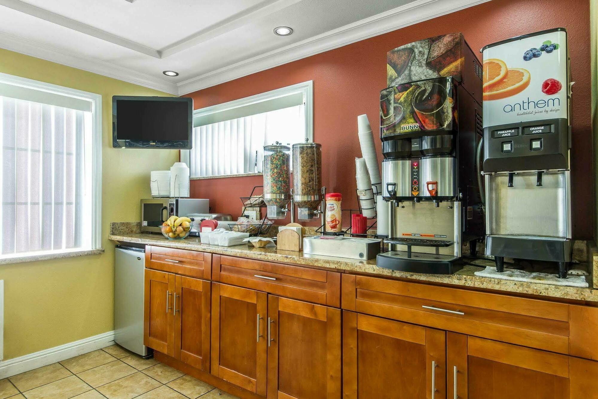 Rodeway Inn & Suites Near The Coliseum & Arena Oakland Esterno foto